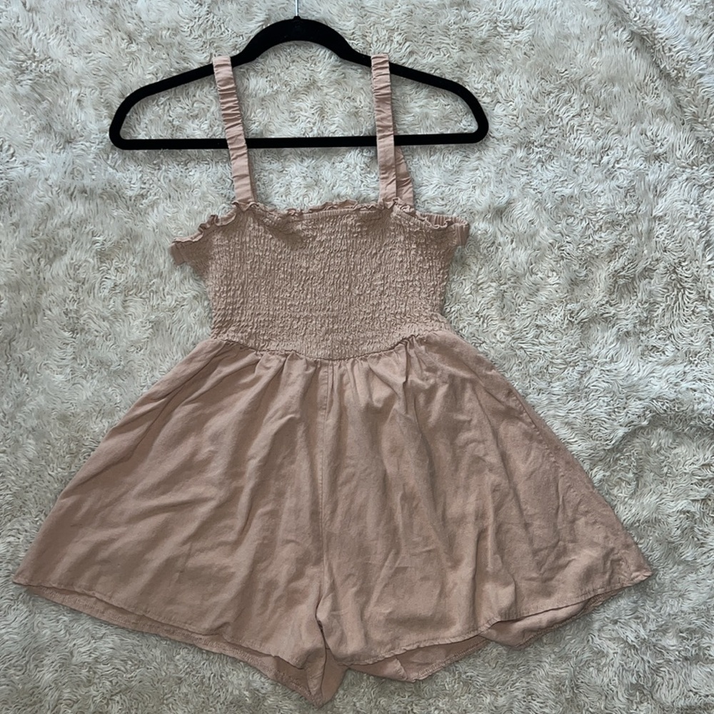 Women’s La Hearts Blush Open Back Smocked Romper - Picture 5 of 6
